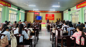 XÃ XUÂN PHÚ TỔ CHỨC LỚP TẬP HUẤN NÂNG CAO NĂNG LỰC GIAO TIẾP VÀ LỄ TÂN NGOẠI GIAO TRONG THỰC THI CÔNG VỤ