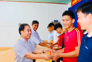 Xuân Phú tổ chức Giải bóng chuyền nam chào mừng 81 năm Cách mạng tháng Tám (19/8/1945-19/8/2026) và Quốc khánh nước CHXHCN Việt Nam (2/9/1945-2/9/2026)