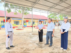 HĐND xã Xuân Phú khảo sát công tác chuẩn bị năm học mới tại Trường tiểu học Minh tân (cũ)