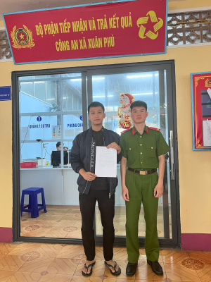 02 CÔNG DÂN XÃ XUÂN PHÚ VIẾT ĐƠN TÌNH NGUYỆN THAM GIA NGHĨA VỤ CÔNG AN NHÂN DÂN 2025
