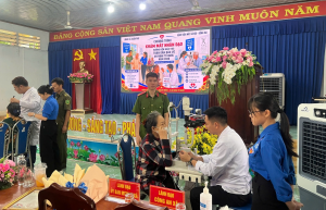 CÔNG AN XÃ XUÂN PHÚ THAM MƯU TỔ CHỨC CHƯƠNG TRÌNH KHÁM MẮT NHÂN ĐẠO HƯỚNG TỚI NGÀY HỘI TOÀN DÂN BẢO VỆ AN NINH TỔ QUỐC NĂM 2026