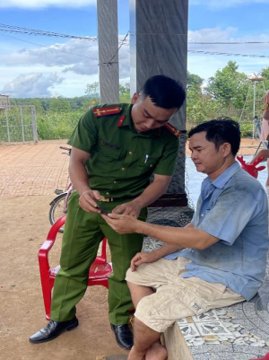 CÔNG AN XÃ XUÂN PHÚ CHỦ ĐỘNG TRONG CÔNG TÁC CÔNG TÁC HƯỚNG DẪN NHÂN DÂN GÓP Ý DỰ THẢO BỘ LUẬT HÌNH SỰ (SỬA ĐỔI) TRÊN ỨNG DỤNG VNeID