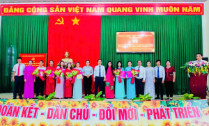 Xã Xuân Thành tổ chức Lễ trao quyết định giải quyết chế độ, chính sách đối với người hoạt động không chuyên trách.