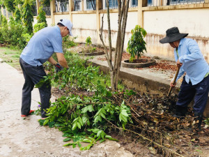 TRƯỜNG TH NGUYỄN KHUYẾN: HƯỞNG ỨNG NIỀM VUI LỚN - CHÀO MỪNG THÀNH PHỐ ĐỒNG NA - RA QUÂN DÂN VẬN