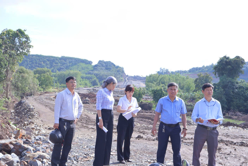 HĐND xã Xuân Phú khảo sát thực tế việc thực hiện dự án ĐT.773 trên địa bàn xã