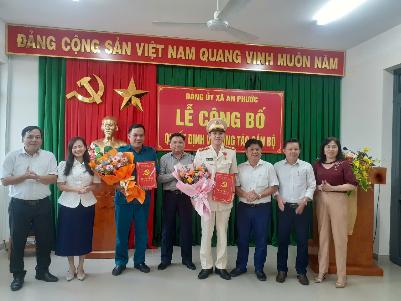LỄ CÔNG BỐ CÁC QUYẾT ĐỊNH CỦA TỈNH ỦY VỀ CÔNG TÁC CÁN BỘ