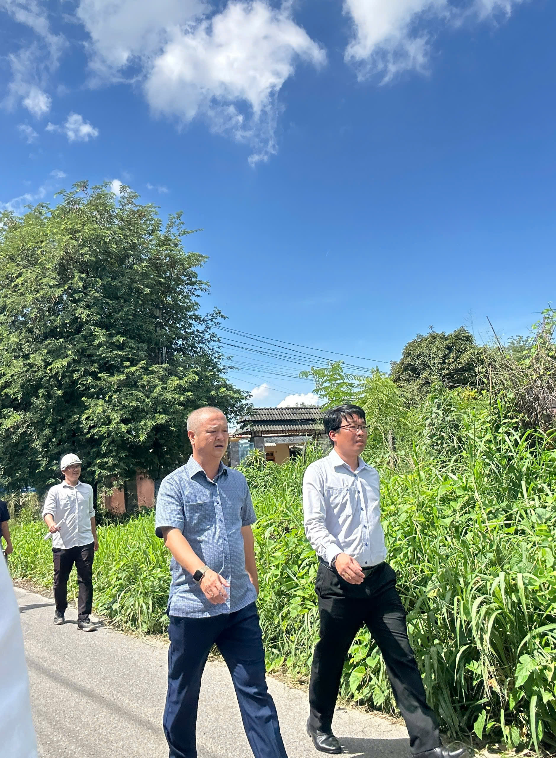 Lãnh đạo UBND xã An Phước kiểm tra, chỉ đạo khắc phục ảnh hưởng do thi công đường cao tốc và các công trình đang thi công.