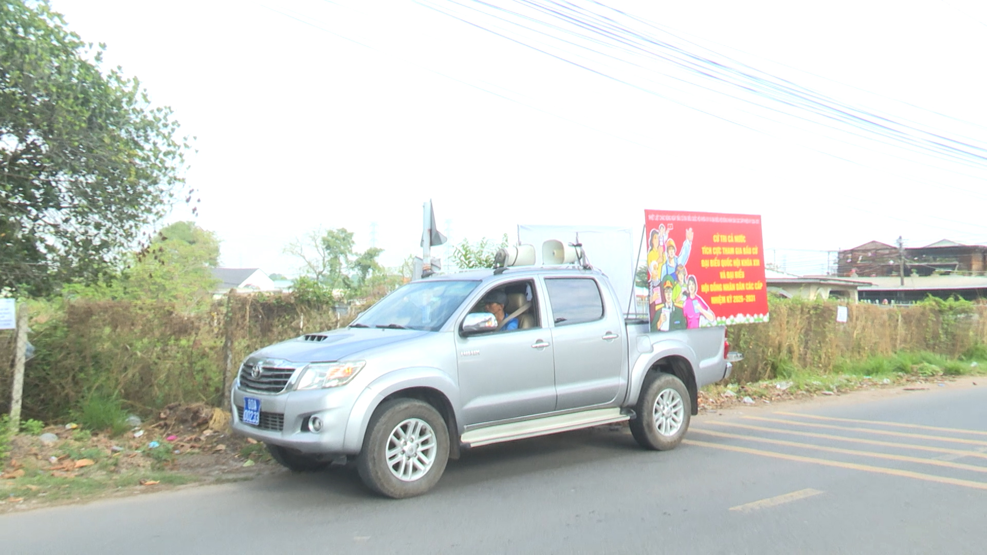 Tuyên truyền bằng xe thông tin lưu động