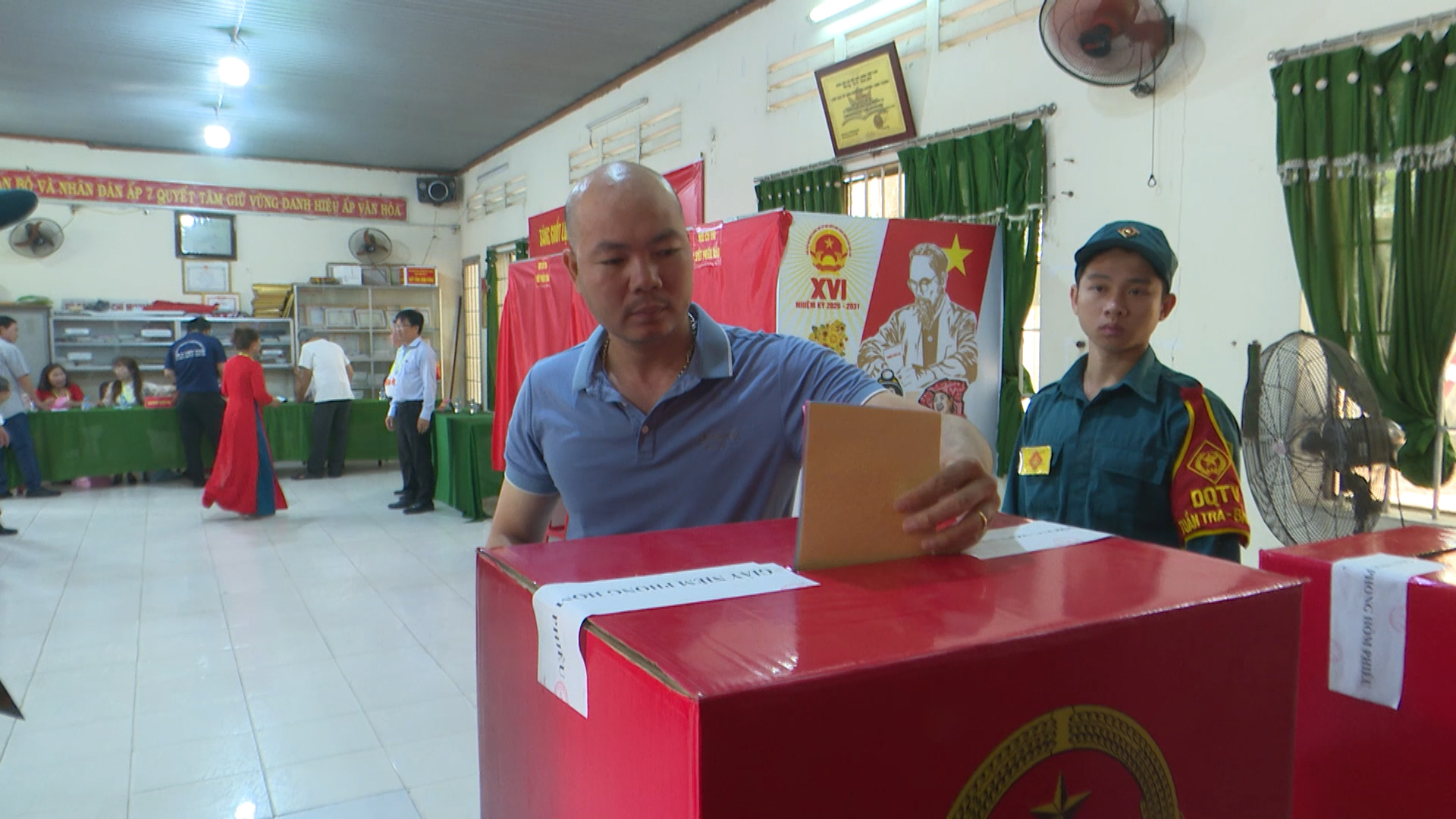 ap 7 mp4 00 00 46 02 Still001