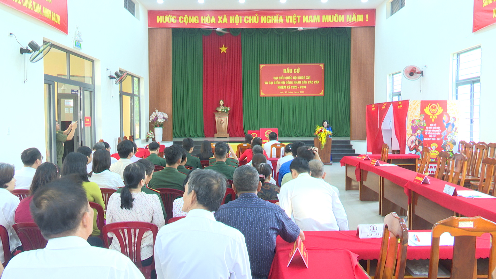 Khu vực bỏ phiếu số 6 khai mạc bầu cử