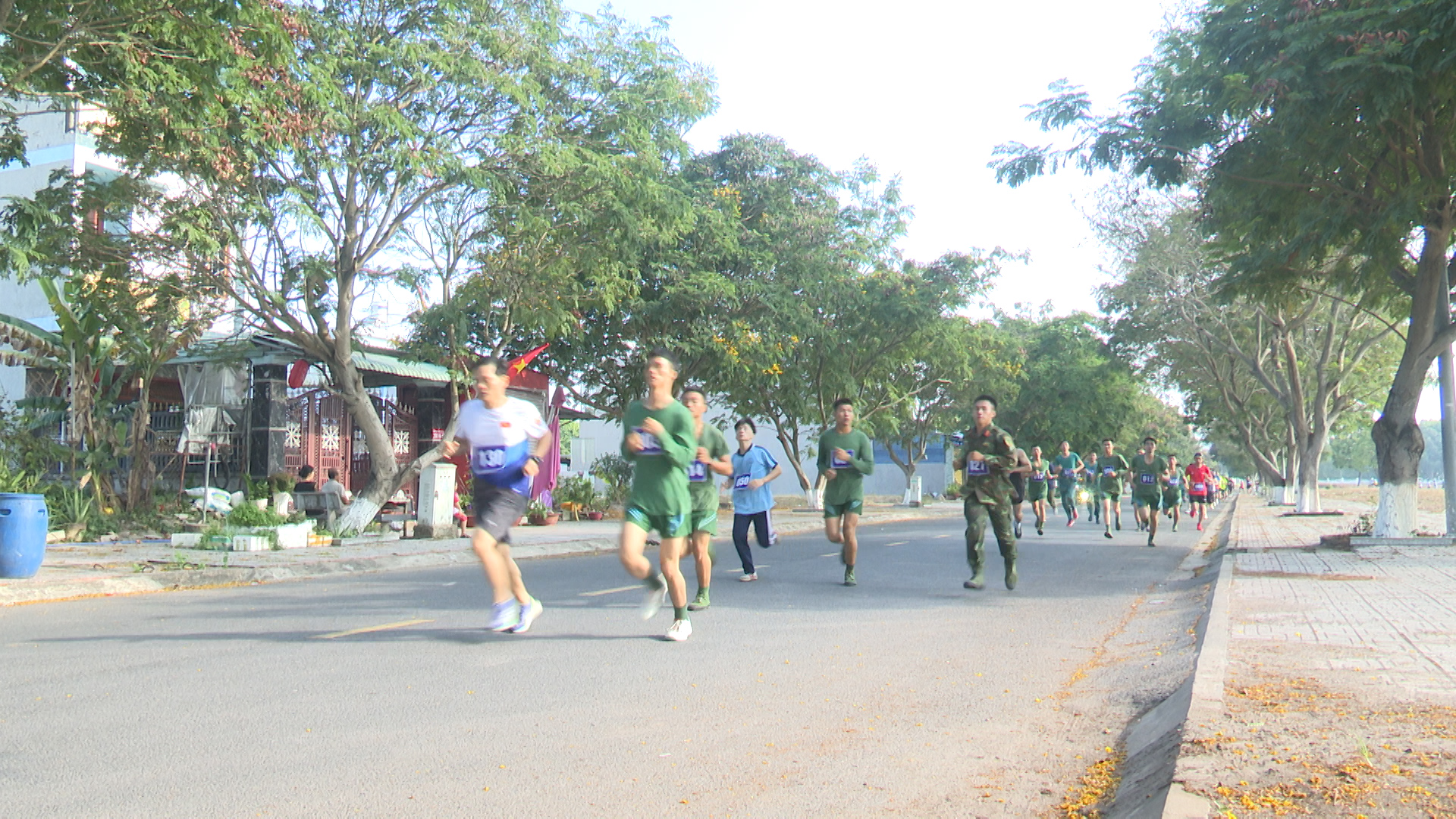 968 5711 MXF 19 16 39 17 Still001