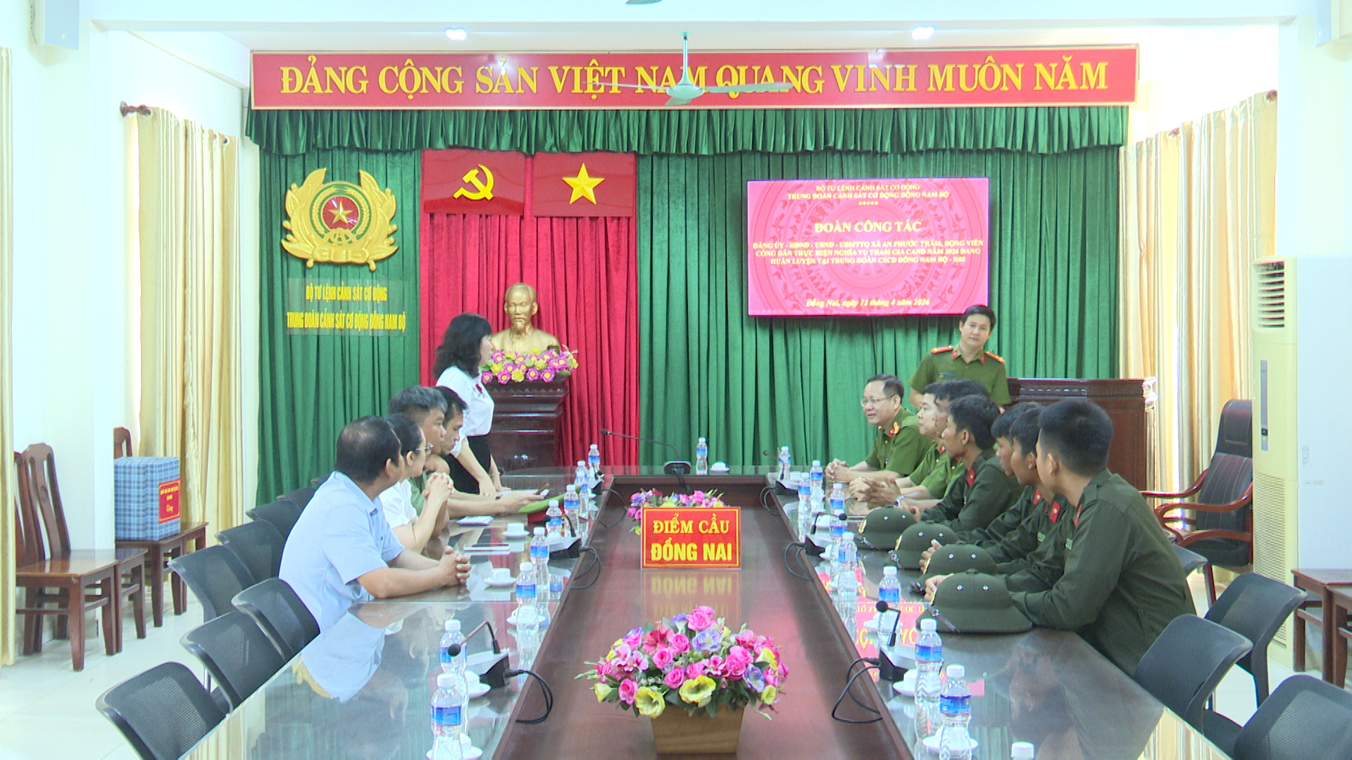 Quang cảnh buổi gặp mặt