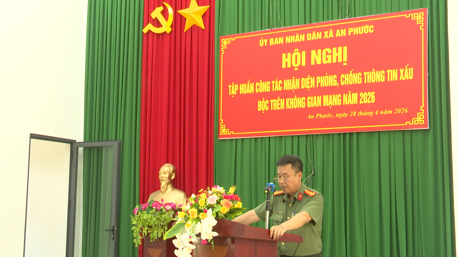 Lãnh đạo Công an xã An Phước phát biểu khai mạc Hội nghị
