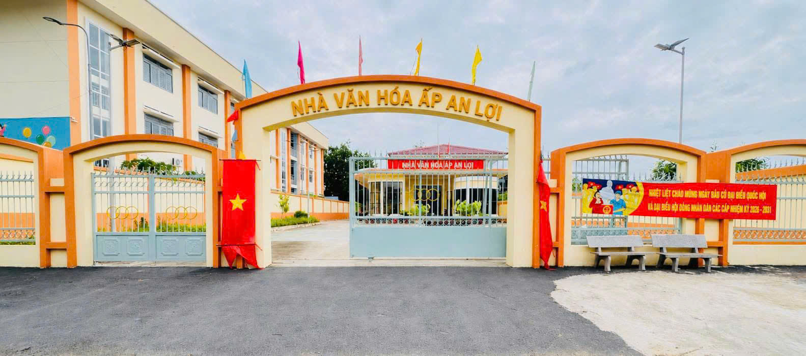 Thường trực Đảng ủy xã An Phước làm việc với Chi ủy Chi bộ ấp An Lợi sau sáp nhập