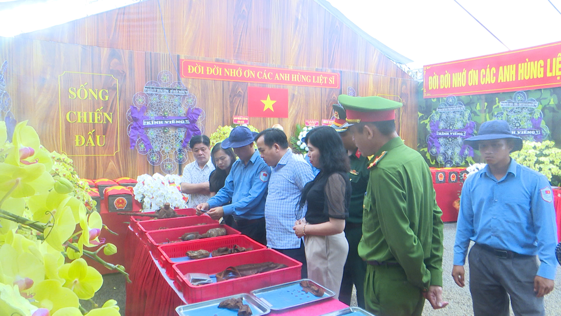 Những bức ảnh và hiện vật cá nhân của các Anh hùng liệt sỹ