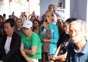 Có thể là hình ảnh về một hoặc nhiều người và đám đông