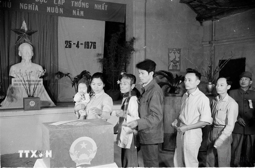 dang lanh dao tien hanh cach mang xhcn tren ca nuoc 8531208 3
