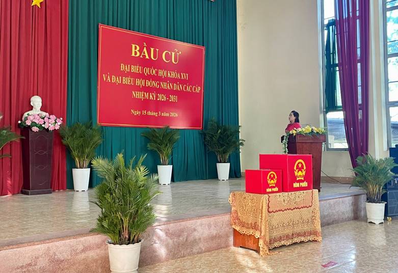 Có thể là hình ảnh về cái bục, đền thờ và văn bản cho biết 'BÀU BÀUCỬ CỬ ĐẠI BIỀU QUỐC HỘI KHÓAXVI ĐẠIBIEUQUÓCHỘIKHÓAXVI XVI VÀĐẠI VÀ ĐẠI BIÊU HỘI ĐỒNG NHÁN DÁNCACCÁP NHIỆMKỲ NHIỆMKY2026-2031 KỲ 2026 2031 Ngày Ngày15tháng3năm2026 15 tháng năm 2026 ' HÒMPHIEU PHIỀU អ៉ល់ល'