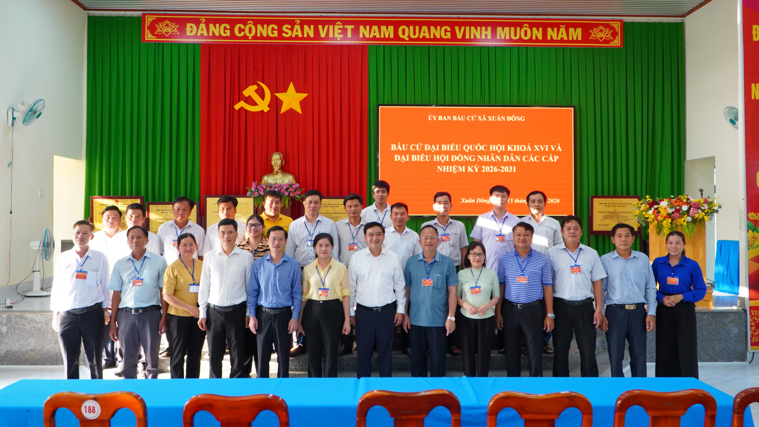 PHO CHU TICH TINH