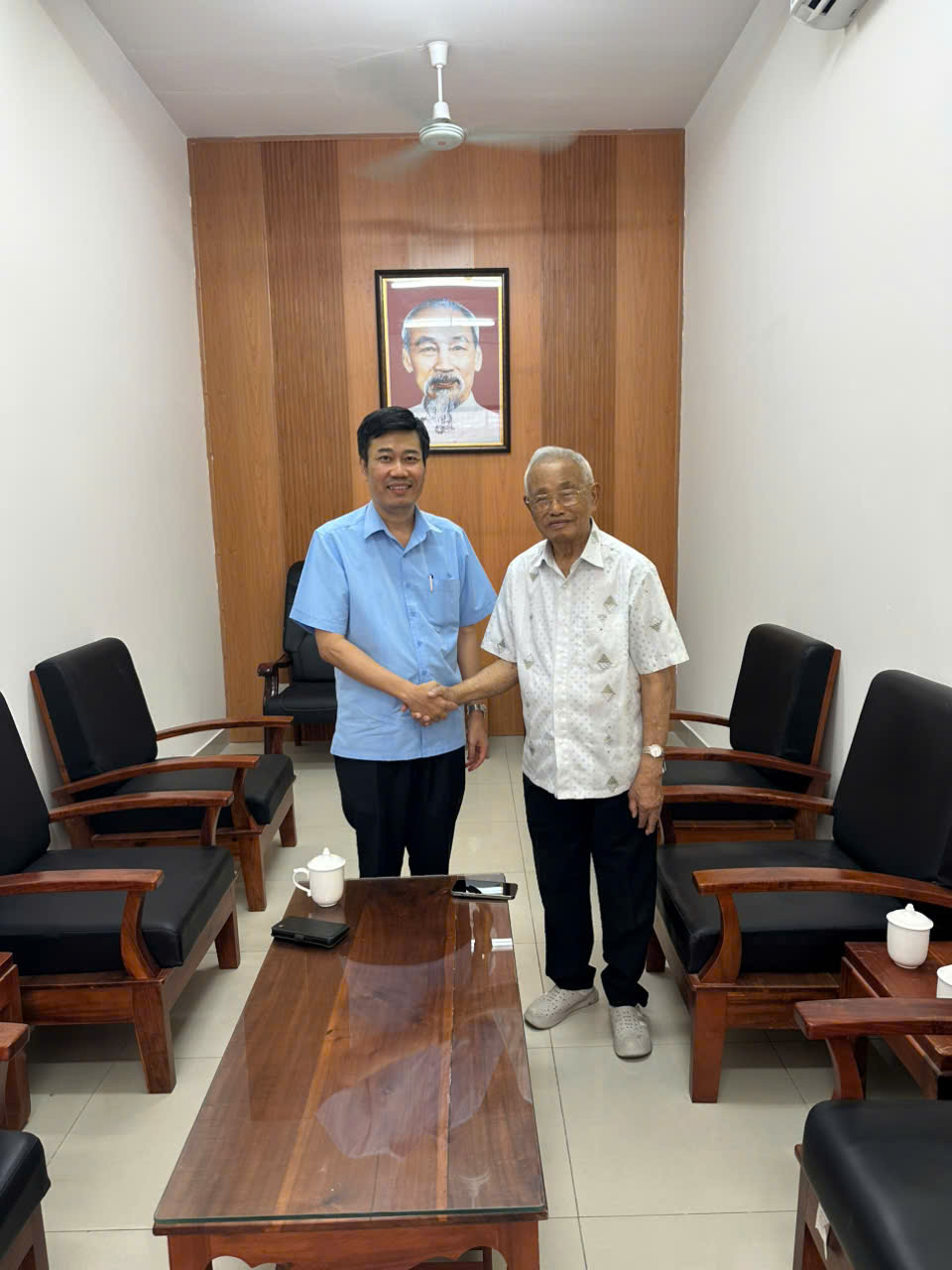 Description: D:\Bai viet 2025\Hinh anh\gen-h-z7501710285073_e37c38a2ce4381a59e88d3444f91b147.jpg?t=1762423301