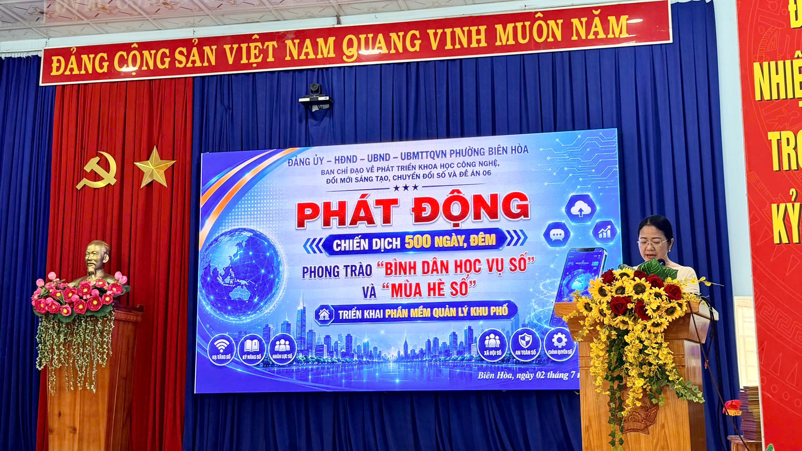 Bà Phạm Thị Mỹ Phương - UVTV - Quyền Chủ tịch UBND phường phát động tại chương trình