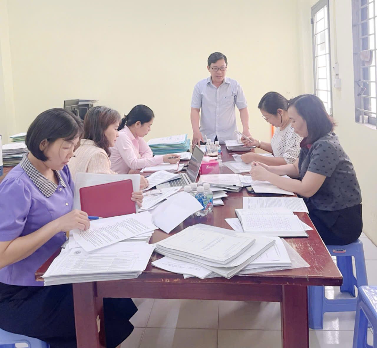 Ông Trịnh Tiến Việt - ĐUV - Phó Chủ tịch HĐND phường - Chủ trì buổi giám sát