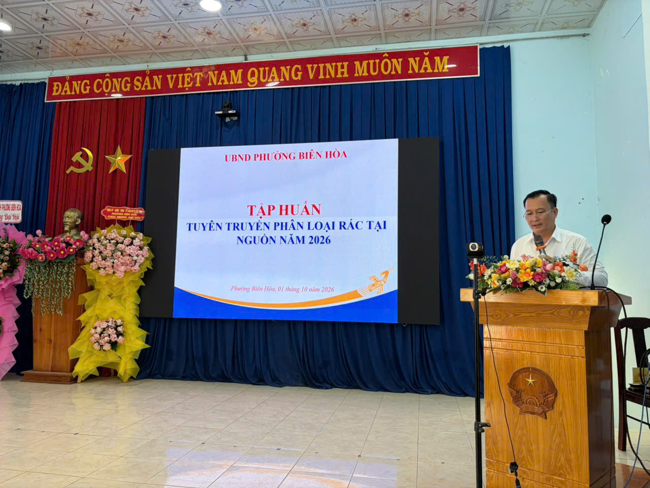 Ông Vũ Văn Chiêu – Trưởng phòng Kinh tế, Hạ tầng, Đô thị phường Biên Hòa phát biểu tại Hội nghị