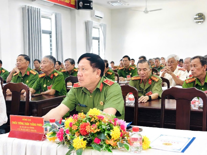 Có thể là hình ảnh về văn bản
