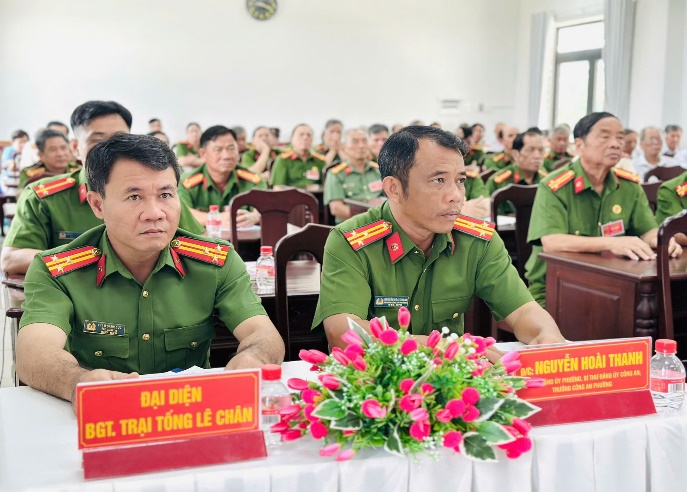 Có thể là hình ảnh về văn bản