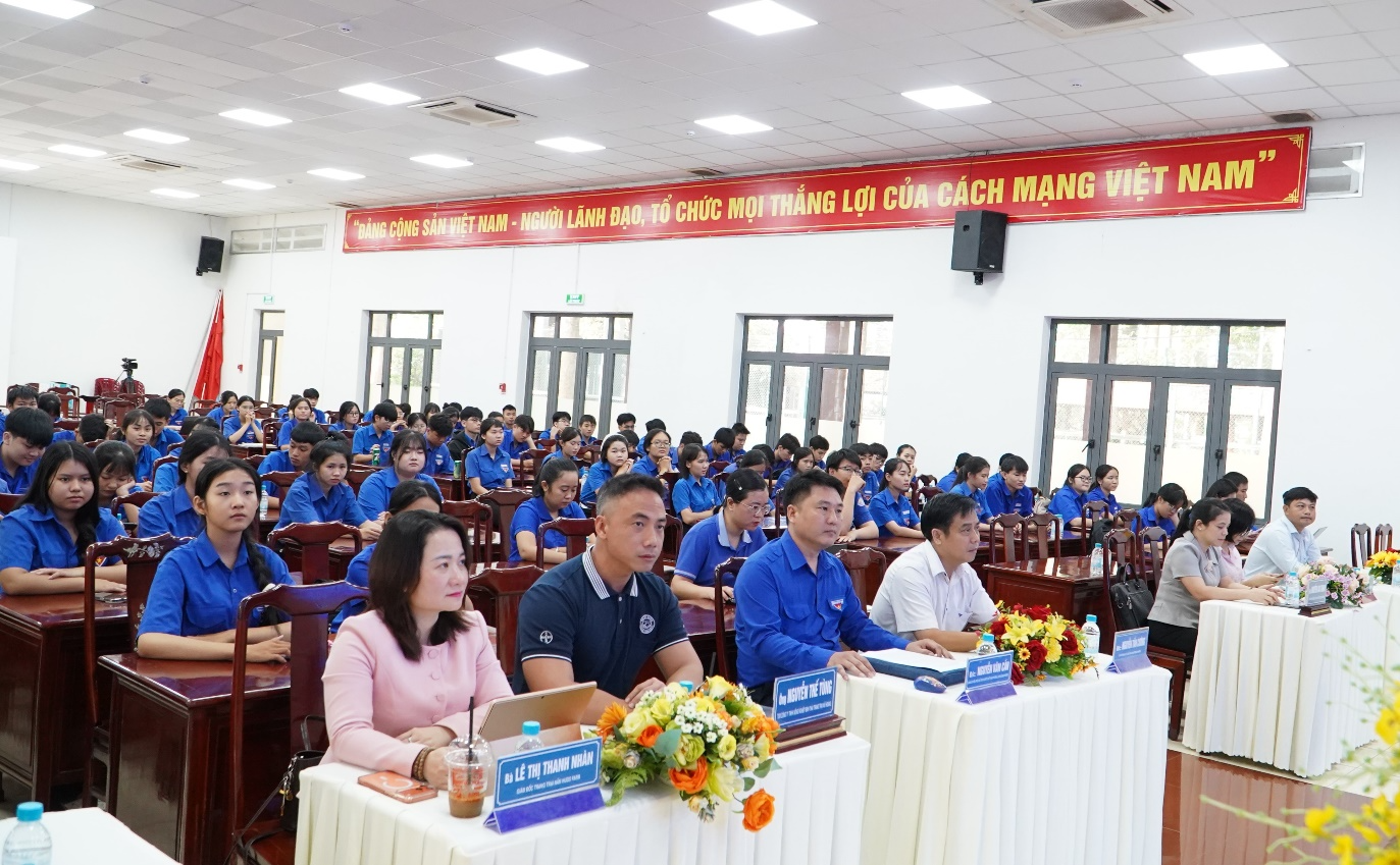 BÌNH LONG TẬP HUẤN KHỞI NGHIỆP ĐỔI MỚI SÁNG TẠO CHO ĐOÀN VIÊN, THANH NIÊN