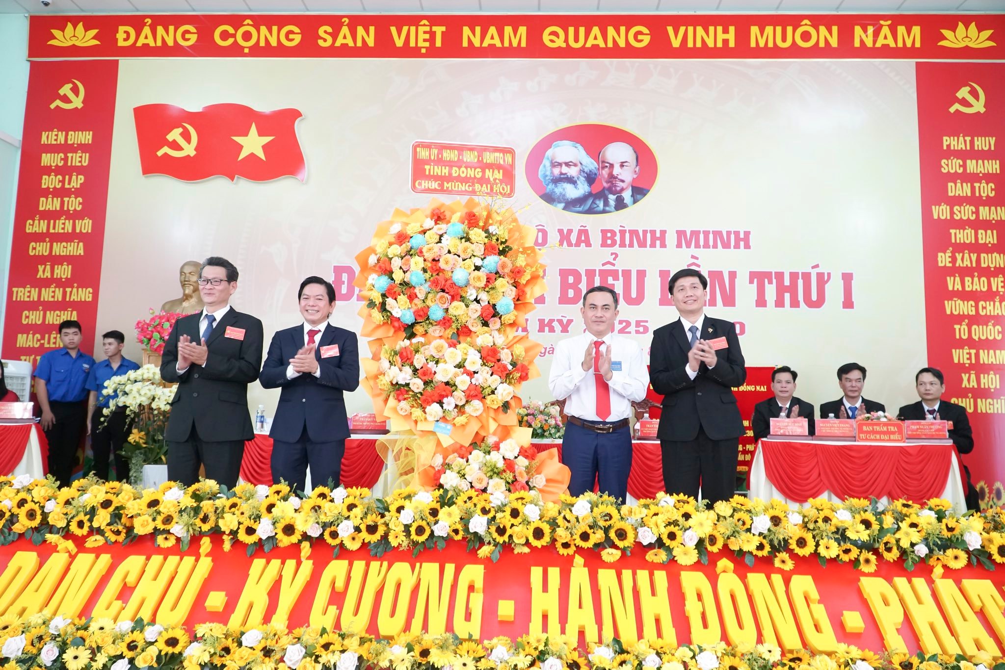 Pho CT tinh tang hoa