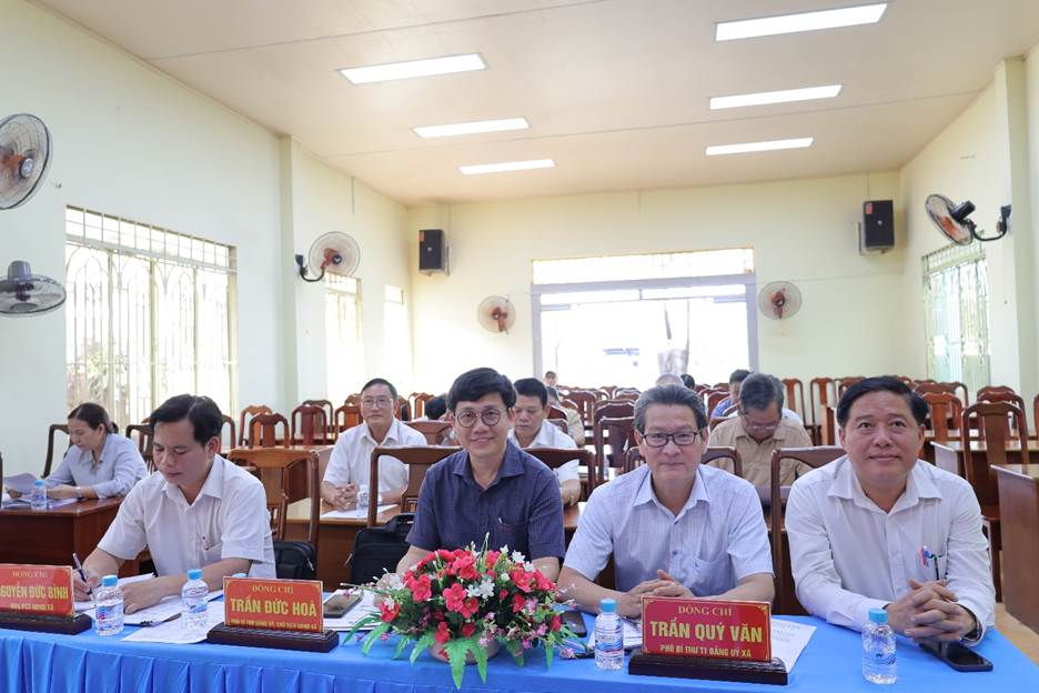 '''A group of people sitting at a table

AI-generated content may be incorrect.'''