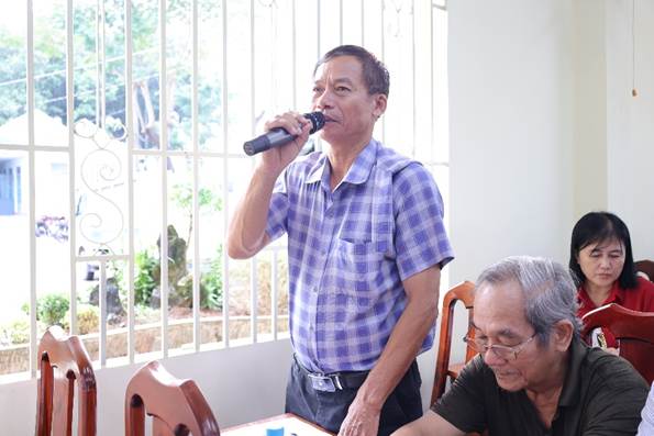 ''A person singing into a microphone

AI-generated content may be incorrect.''