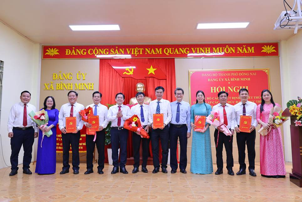 * ĐẲNG CỘNG SẢN VIỆT NAM QUANG VINH MƯÔN NĂM *.jpeg?t=1793090537