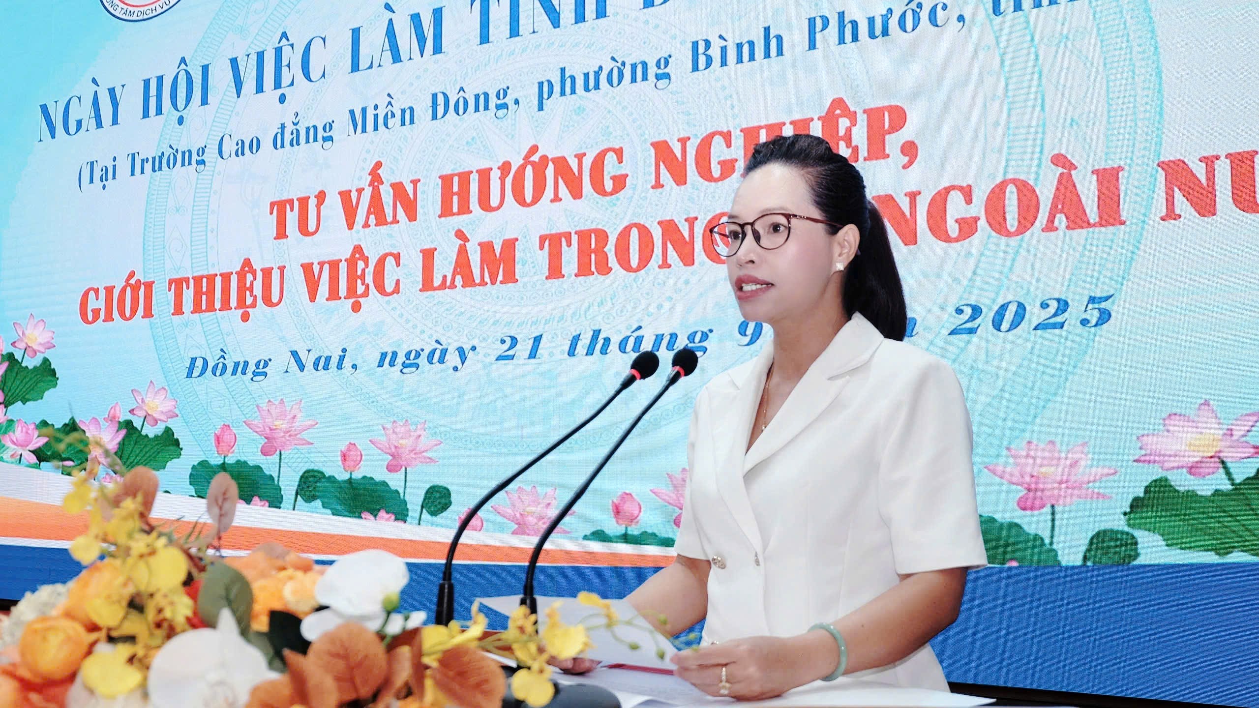 Ngayhoivieclam 1