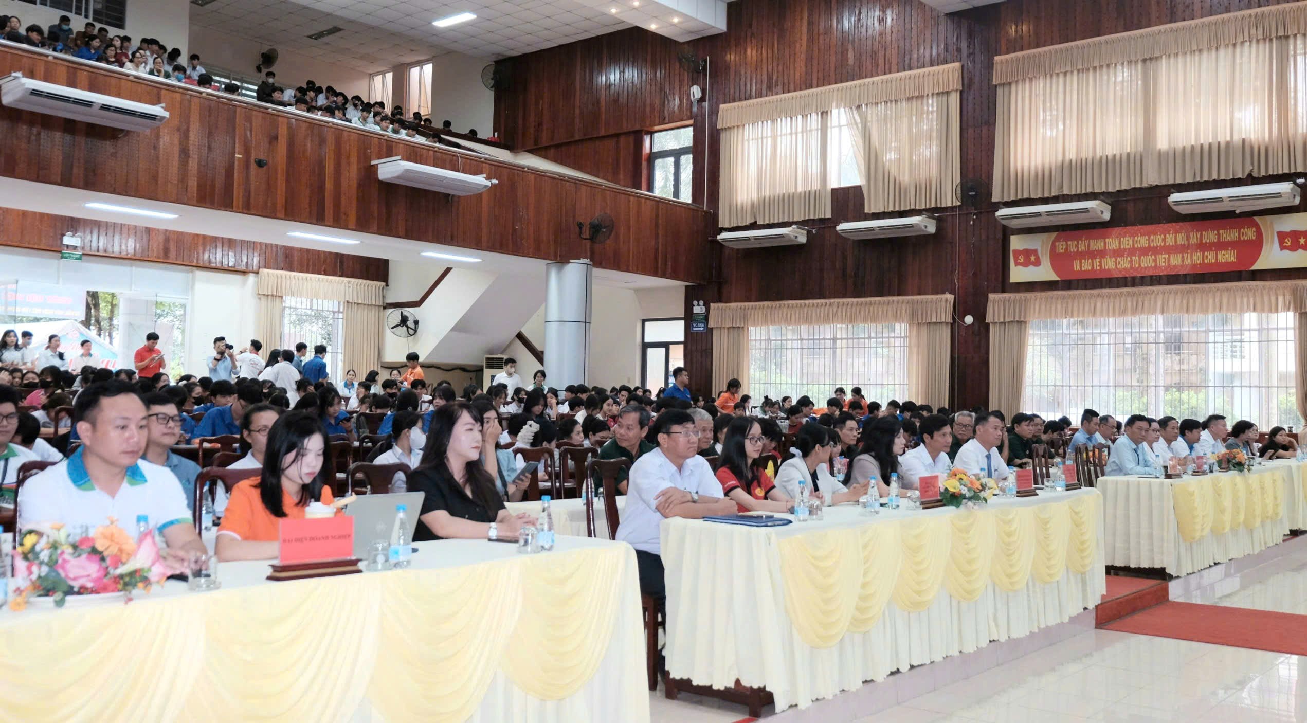 Ngayhoivieclam 5