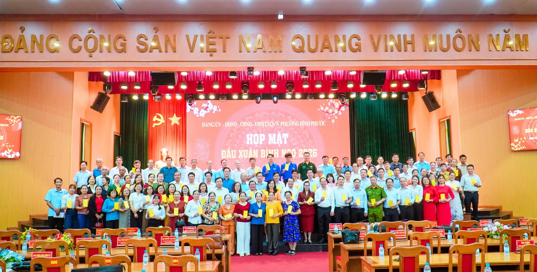 Hopmatdauxuan2026 6