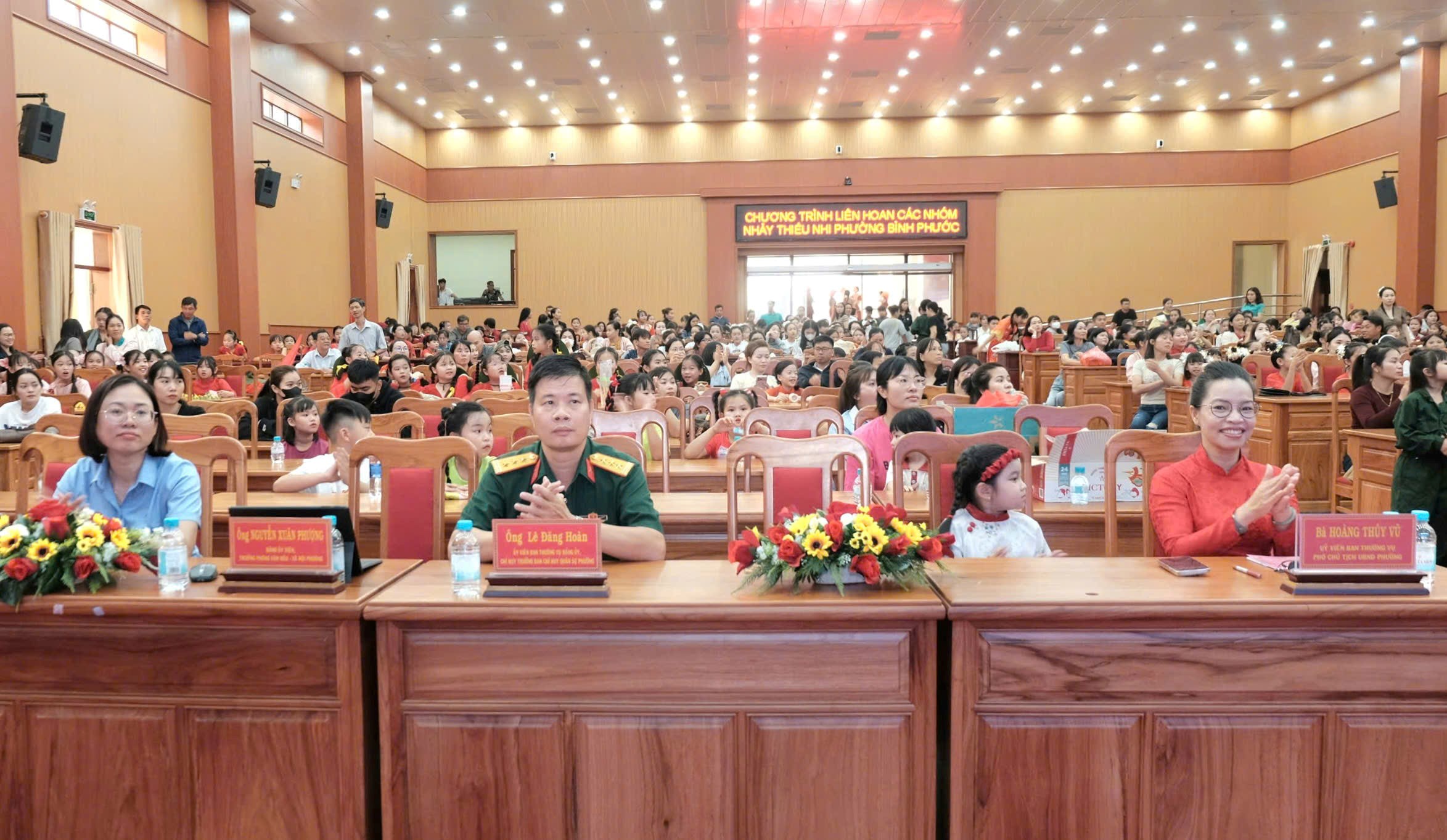 Khaimacnhaythieunhi