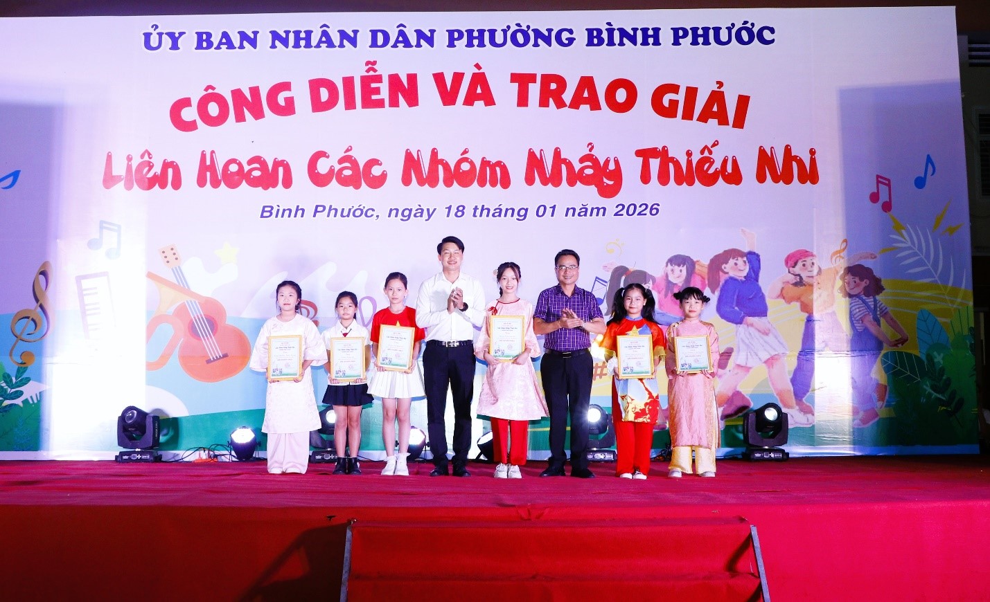 Nhomnhaytraogiai 4