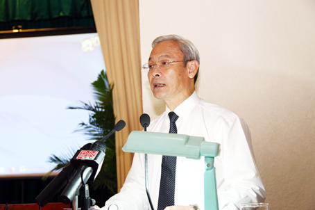 5 ky hop - Bí thư Tỉnh ủy Nguyễn Phú Cường phát biểu (1).jpg