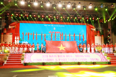 Quang cảnh lễ khai mạc (1).jpg