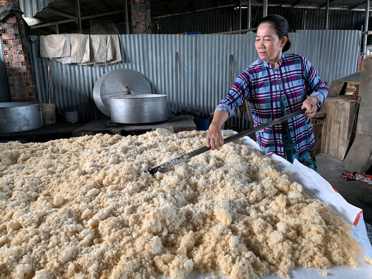 18.5-H1 Giữ hương rượu Bến Gò Công.jpg