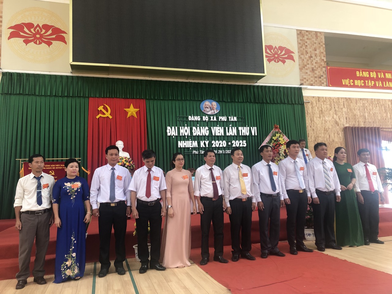 2.7- H2 Đảng bộ Tân Phú phấn đấu XD thành công NTM kiểu mẫu.jpg