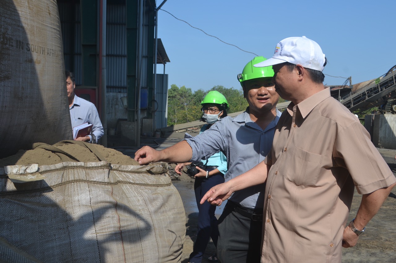 9.10- H1 Gỡ vướng cho khu xử lý chất thải ở xã Bàu Cạn.jpg