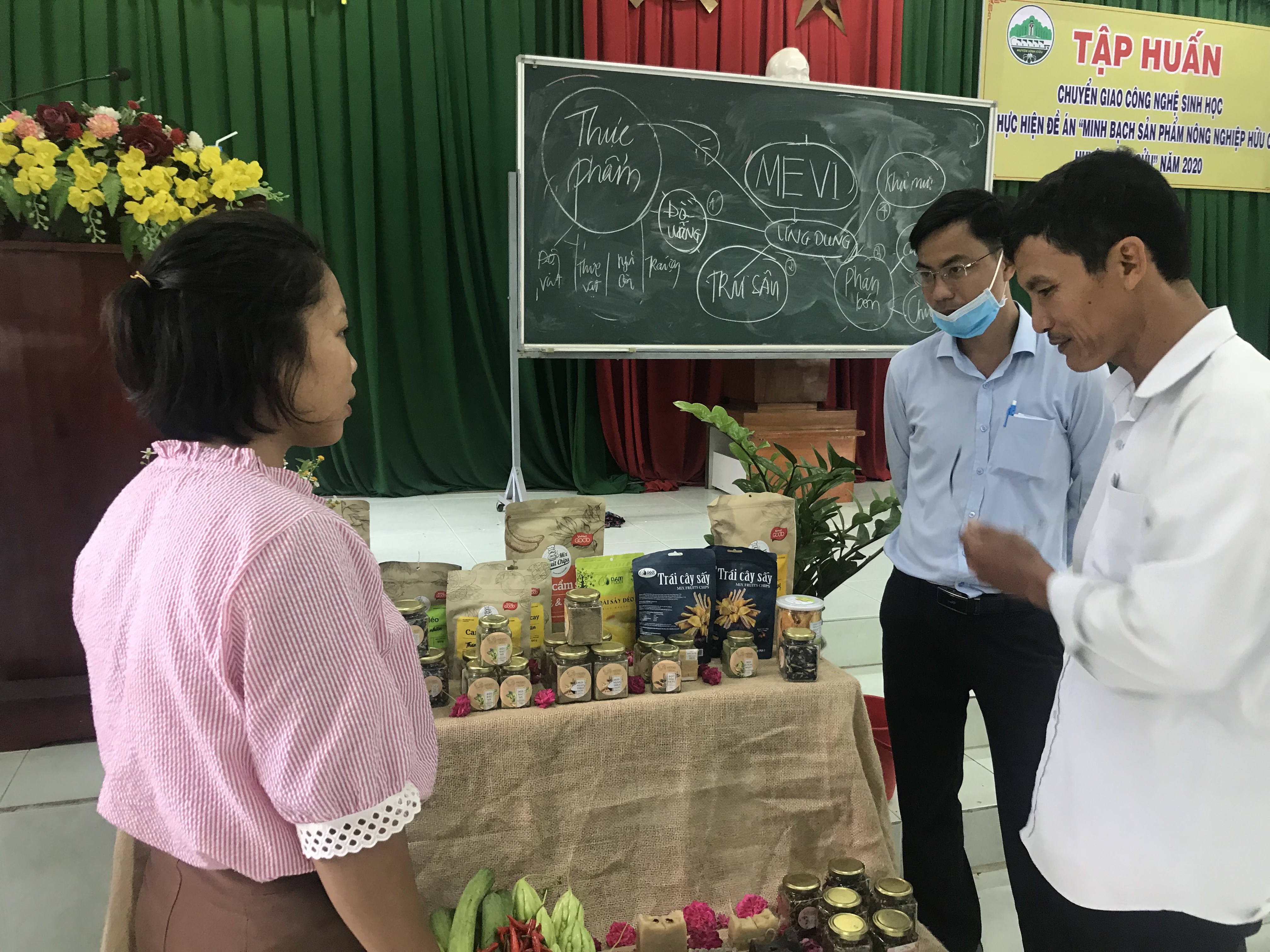 21.10-H2 Làm sản phẩm handmade từ thảo dược.jpeg