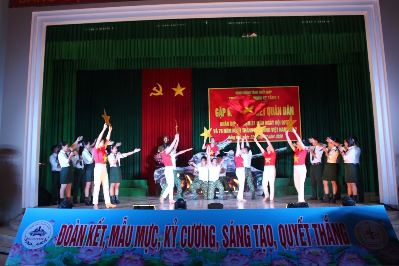 22.12-H2 Gặp mặt.jpg