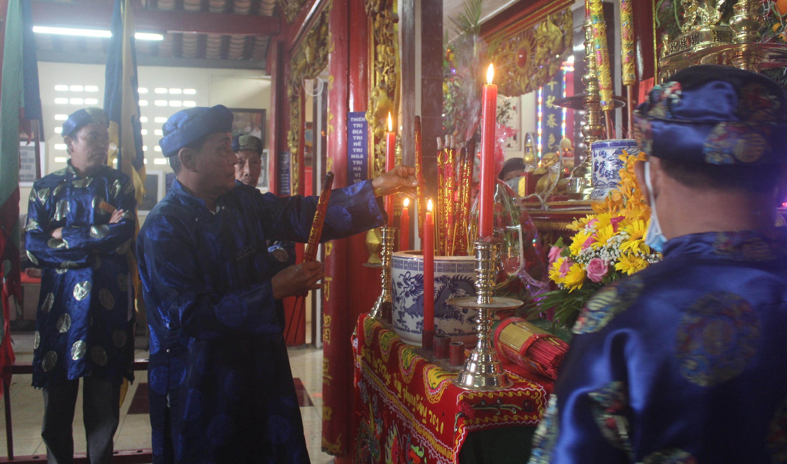 30.12-H3 Tin trao bằng.jpg