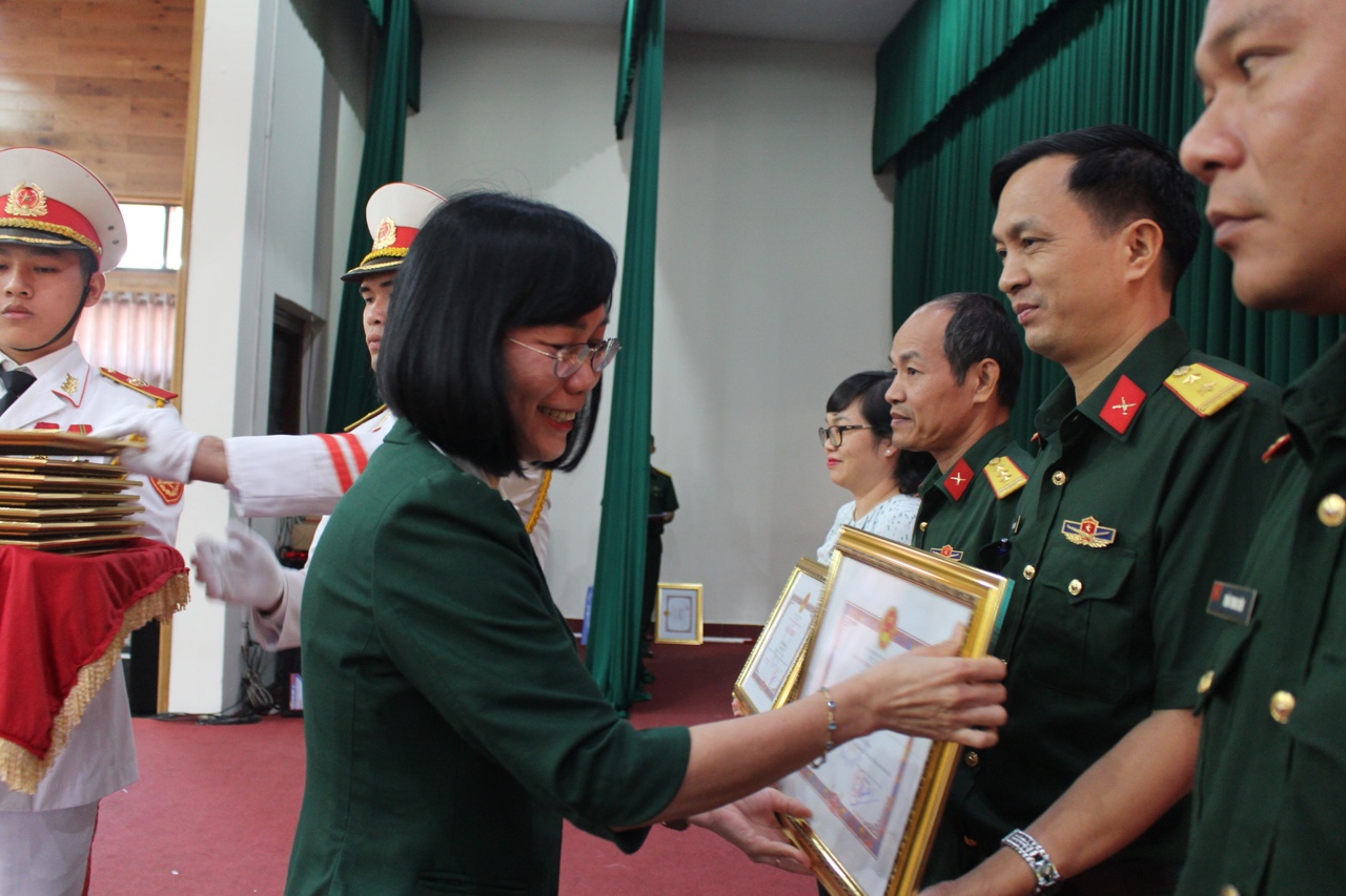 13.1-H2 Tin cổng.jpg