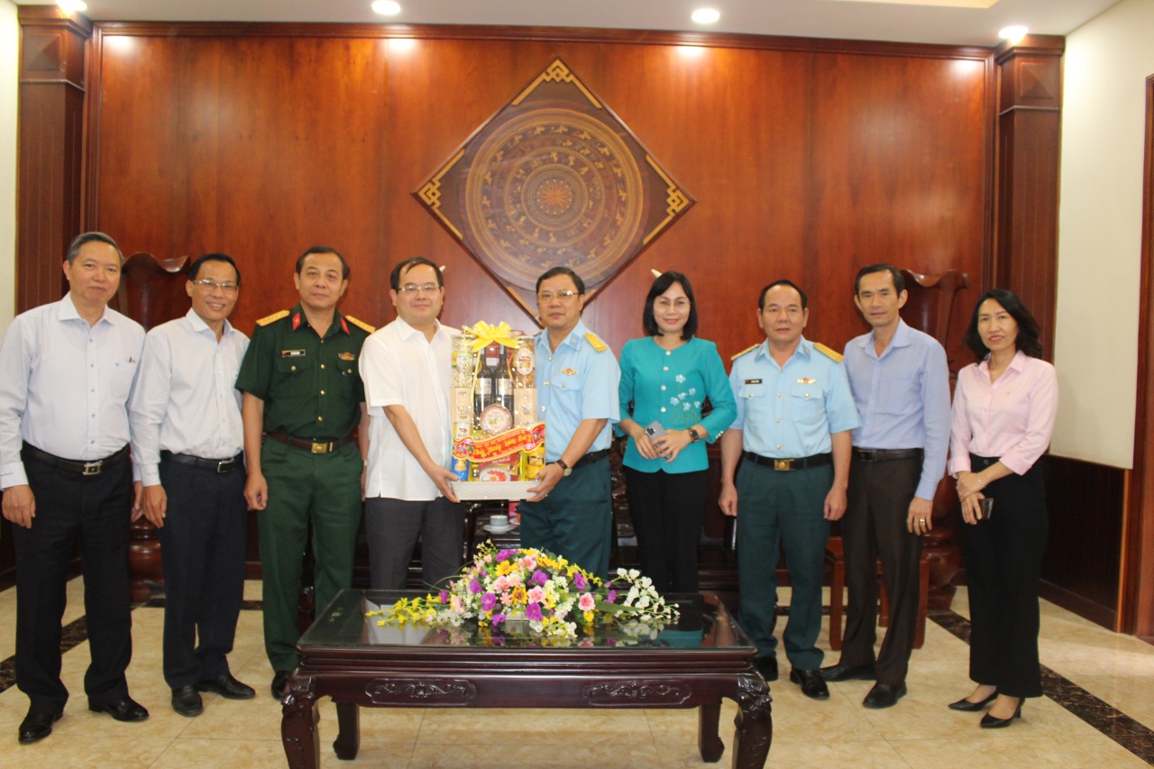 19.1-H1 Tin chúc tết.jpg