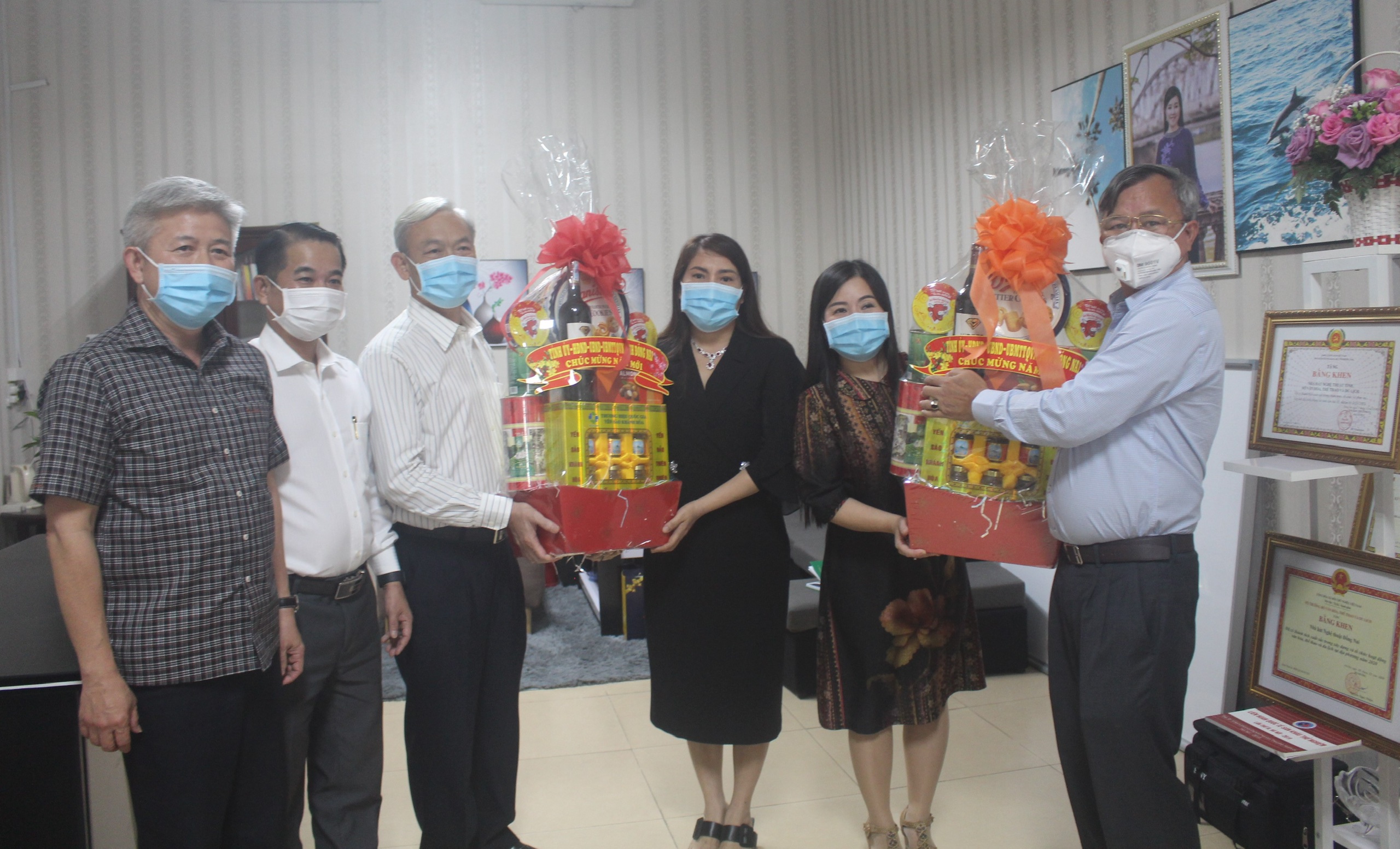 4.2-H2 Tin Bi thu.jpg